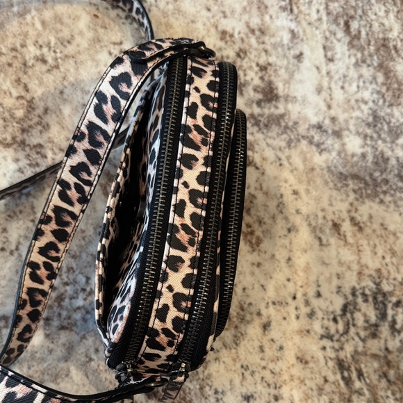 Ed Hardy Leopard Crossbody with Pink Rose & Heart Graphic - Picture 10 of 10
